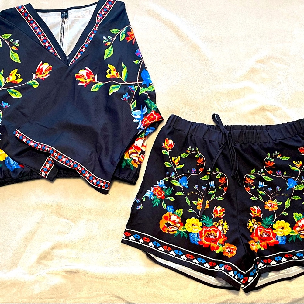 SHEIN Black Floral Women Shorts